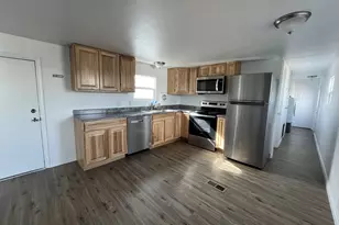 1413 Hawthorne Ave, Reedsport, OR 97467 - Photo 2