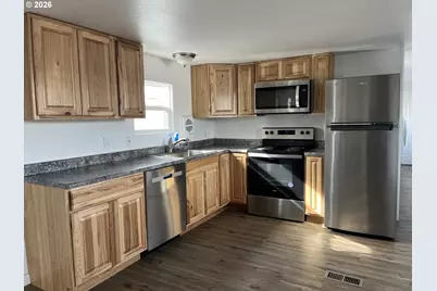 1413 Hawthorne Ave, Reedsport, OR 97467 - Photo 4