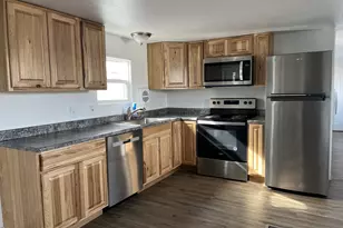 1413 Hawthorne Ave, Reedsport, OR 97467 - Photo 4