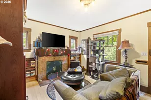 802 NE Cottage St, Salem, OR 97301 - Photo 4