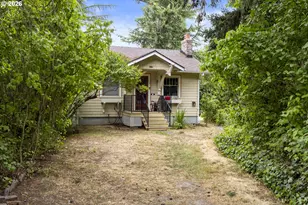 802 NE Cottage St, Salem, OR 97301 - Photo 2