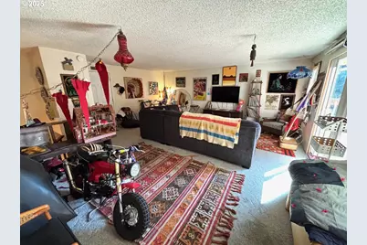 3790 Onyx, Eugene, OR 97405 - Photo 4