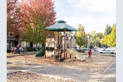 2419 NW Roseburg Ter, Beaverton, OR 97006 - Photo 32