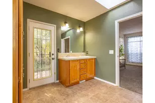 550 S State St, Sutherlin, OR 97479 - Photo 26