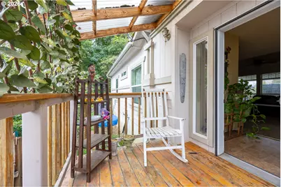 550 S State St #70, Sutherlin, OR 97479 - Photo 2