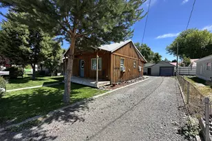 311 NW Bridge St, John Day, OR 97845 - Photo 2