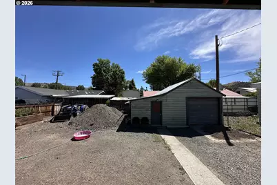 311 NW Bridge St, John Day, OR 97845 - Photo 16