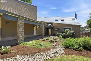 20122 NE Interlachen Ln, Fairview, OR 97024 - Photo 2