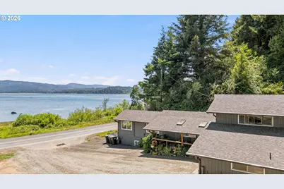 1995 N Bayview Rd, Waldport, OR 97394 - Photo 2