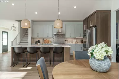 800 E 37th St, Vancouver, WA 98663 - Photo 2