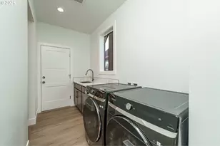 800 E 37th St, Vancouver, WA 98663 - Photo 18