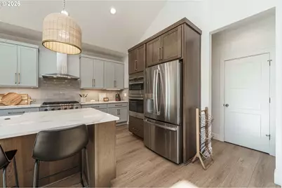 800 E 37th St, Vancouver, WA 98663 - Photo 14