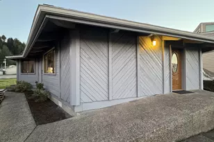 566 Greenwood Ave, Reedsport, OR 97467 - Photo 1