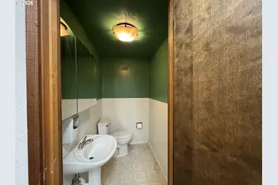 566 Greenwood Ave, Reedsport, OR 97467 - Photo 22