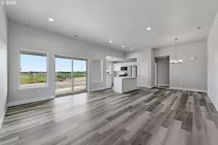 153 SW Eagle Dr, Boardman, OR 97818 - Photo 4