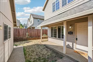 19326 Silverfox Pkwy, Oregon City, OR 97045 - Photo 4