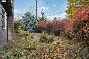 3286 NE Holman St, Portland, OR 97211 - Photo 44