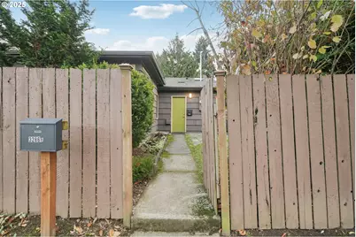 3286 NE Holman St, Portland, OR 97211 - Photo 24