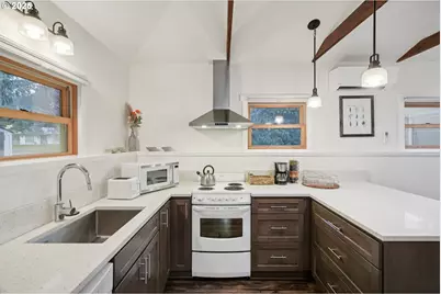 3286 NE Holman St, Portland, OR 97211 - Photo 34