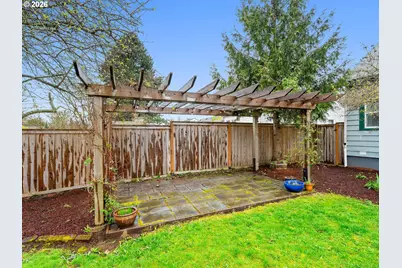 1310 NE 70th Ave, Portland, OR 97213 - Photo 24