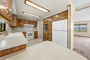 199 NW Cordelia Ct, Roseburg, OR 97471 - Photo 16