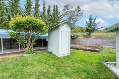 199 NW Cordelia Ct, Roseburg, OR 97471 - Photo 32