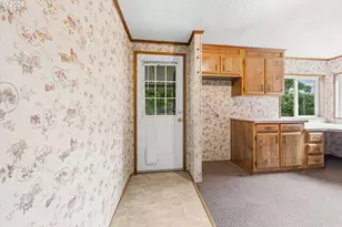 199 NW Cordelia Ct, Roseburg, OR 97471 - Photo 26