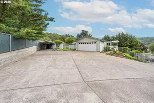199 NW Cordelia Ct, Roseburg, OR 97471 - Photo 42