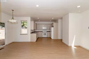 5529 King Arthur Ct, Eugene, OR 97402 - Photo 10