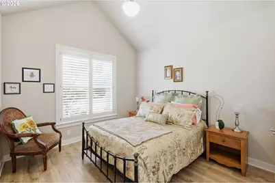 3921 Heather Grove Ln, Eugene, OR 97408 - Photo 16