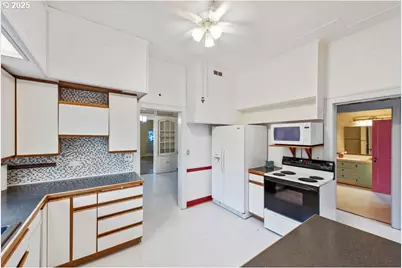 200 S Adams St, Coquille, OR 97423 - Photo 14