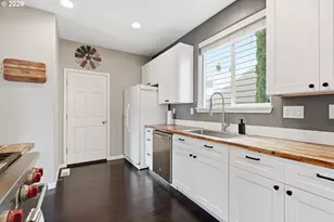 3690 SE Starling Pl, Hillsboro, OR 97123 - Photo 10