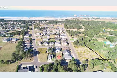 2653 Franklin Ave SW, Bandon, OR 97411 - Photo 8
