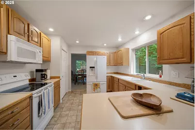 140 Golden Dr, Scottsburg, OR 97473 - Photo 24