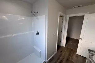 366 SE Shetterly Dr, Dallas, OR 97338 - Photo 2