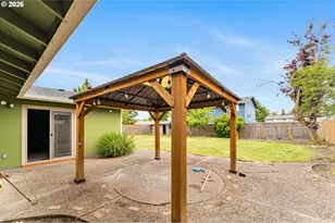 1735 Rainbow Dr, Springfield, OR 97477 - Photo 10