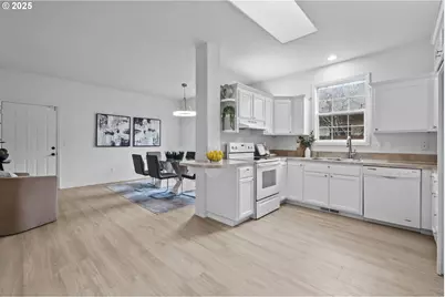 240 Norway St, Silverton, OR 97381 - Photo 8