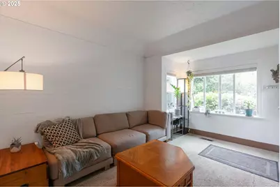 9224 SW 26th Ave, Portland, OR 97219 - Photo 6