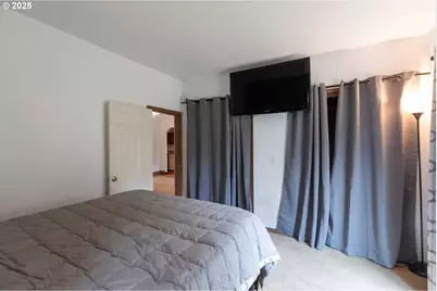 9224 SW 26th Ave, Portland, OR 97219 - Photo 16