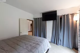 9224 SW 26th Ave, Portland, OR 97219 - Photo 16