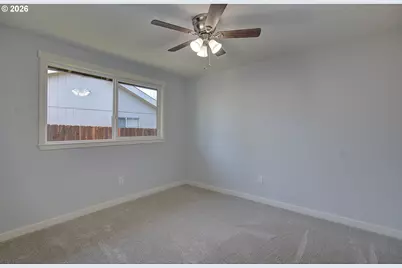 9215 NE 21st St, Vancouver, WA 98664 - Photo 12