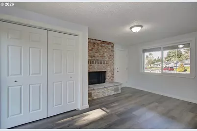 9215 NE 21st St, Vancouver, WA 98664 - Photo 8