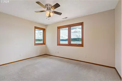 954 S A St, Washougal, WA 98671 - Photo 30