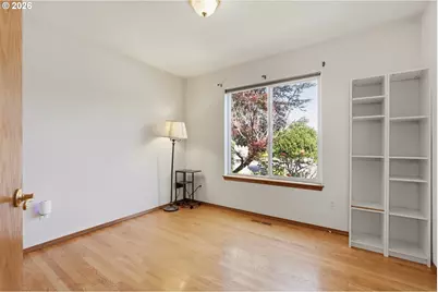 4619 SE Powell Butte Pkwy, Portland, OR 97236 - Photo 24