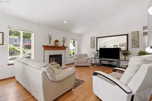 4619 SE Powell Butte Pkwy, Portland, OR 97236 - Photo 10