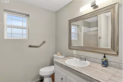 6635 SE Doncaster Dr, Gladstone, OR 97027 - Photo 26