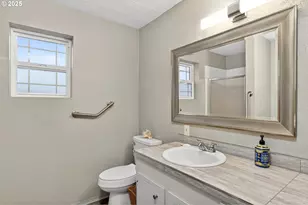 6635 SE Doncaster Dr, Gladstone, OR 97027 - Photo 26