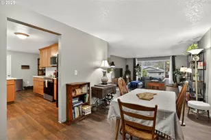 6635 SE Doncaster Dr, Gladstone, OR 97027 - Photo 8