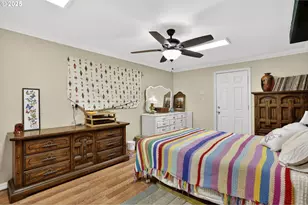 6635 SE Doncaster Dr, Gladstone, OR 97027 - Photo 24