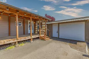 2925 Knott Terrace, Coos Bay, OR 97420 - Photo 4